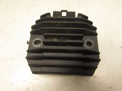 SPANNINGSREGELAAR Yamaha YZF 600 Thundercat 1996 - 2003