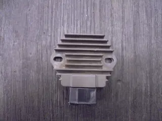 SPANNINGSREGELAAR Yamaha XVS 650 Dragstar 1996 - 2006