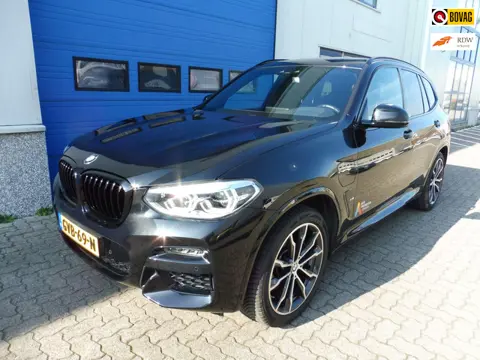 BMW X3 XDrive30e High Executive M-pakket, panoramdak, automaat