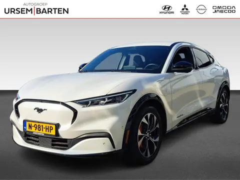 Ford Mustang Mach-E AWD 75 kWh Incl. Bots waarschuwing | Draadloze telefoonlader | Stoel en stuurver