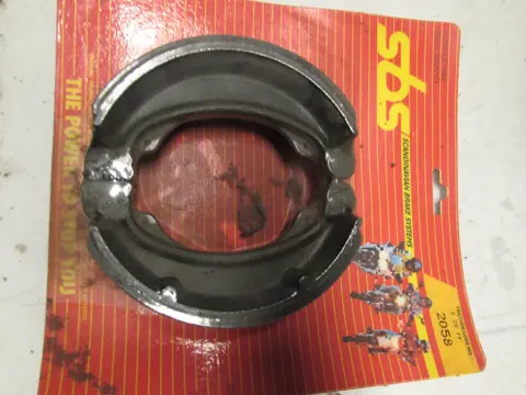 REMBLOKKEN ACHTER Honda CB 400 1975 - 1978