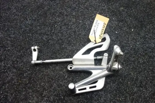 LINKER SCHETSPLAAT Triumph Daytona 675 2006 - 2008 / 2009 -