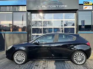 Alfa Romeo Giulietta 1.4 T 170Pk Distinctive Airco Navi Leder Cruise Xenon 18inch pdc Geheel Dealero