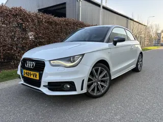 Audi A1 1.2 TFSI S edition / NAVI / AIRCO / STOELVERWARMING