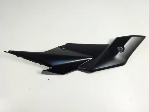 RECHTER ZIJKUIP KLEIN Suzuki GSR 750 2011 - 2016