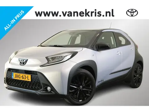 Toyota Aygo X 1.0 VVT-i JBL, Parkeersensoren, Stoelverwarming, Half leder, Keyless entry, 18 inch ve