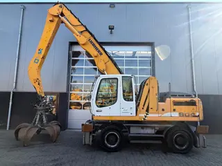 Liebherr A904C (bj 2007)