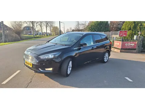 Ford Focus Wagon 1.0 Titanium