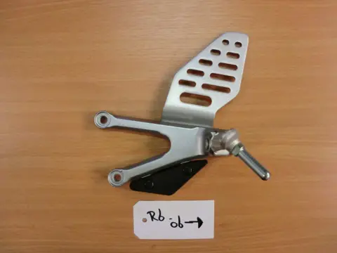 RECHTER SCHETSPLAAT Yamaha YZF R6 2006 - 2007 / 2008 - 2009