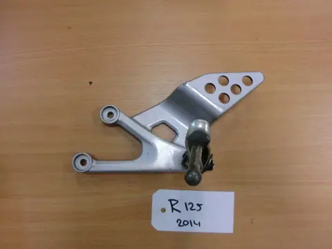 LINKER SCHETSPLAAT Yamaha YZF R 125 2008 - 2014