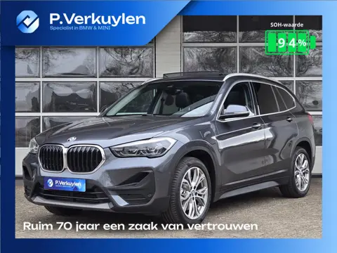 BMW X1 XDRIVE25E SPORT LINE | SPORTSTOELEN | PANORAMA | CAMERA | KEYLESS |