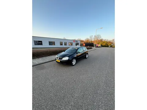 Volkswagen Golf 1.6 Trendline AIRCO