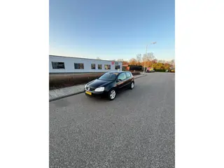 Volkswagen Golf 1.6 Trendline AIRCO