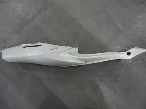 RECHTER ACHTERKANT Suzuki GSX R 750 2008 - 2010
