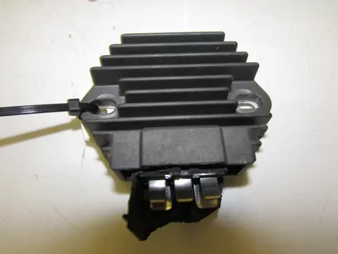 SPANNINGSREGELAAR Honda CBF 600 2004 - 2007
