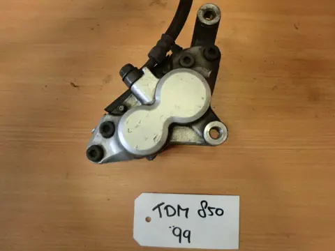 REMKLAUW RECHTS VOOR Yamaha TDM 1996 - 2000