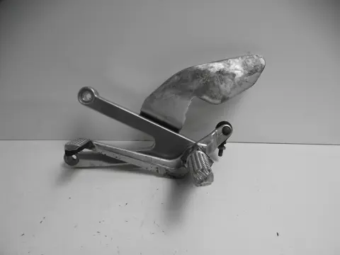 Main step holder left Yamaha YZF R1 1998 - 1999 / 2000 - 2001