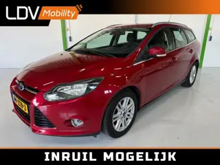 FORD FOCUS TITANIUM / Cruise controle / Trekhaak / Bluetooth / PDC / Navigatie.