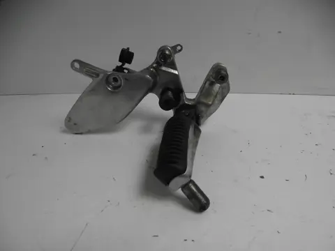 Main step holder right Yamaha YZF 1000 Thunderace 1995 - 2002