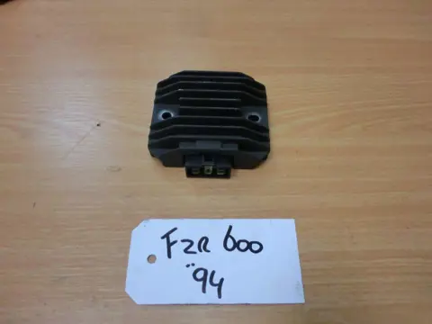 SPANNINGSREGELAAR Yamaha FZR 600 1994 - 1996