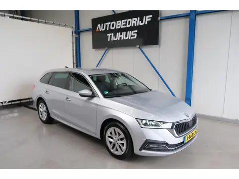 Skoda Octavia Combi 1.5 TSI First Edition - N.A.P. Airco, Cruise, PDC, Navi, Trekhaak.