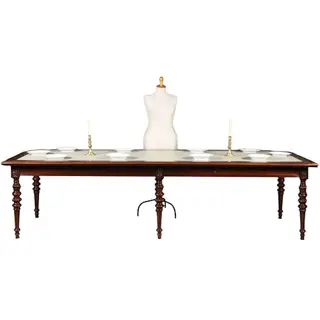 Praktische chique lange noten eetkamertafel of werktafel met wasdoek ingelegd Hollands ca 1880