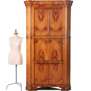 Kersenhouten hoekkabinet / bar ca 1825 met 4 deuren en secretaire klep onwaarschijnlijk veel ruimte