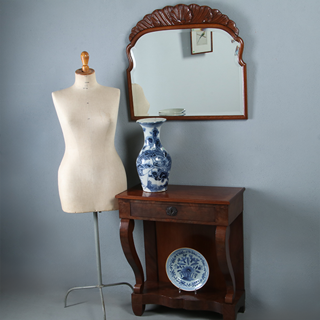 Brede Soester spiegel met facet en gestoken kroontje ca 1890