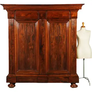 Grote pastoorskast in fabelachtig mooi palissander ca 1690