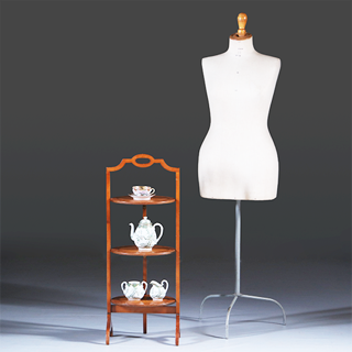 Cake stand in satijnhout ingelegd met zonmotief ca. 1920