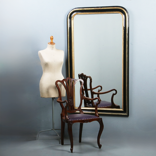 Schouwspiegel groot genoeg als passpiegel zwart en goud mooi verouderd ca 1860