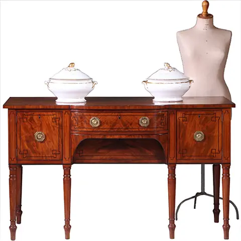 Regency sideboard in bloemmahonie met ebbenhout en brons ca 1825