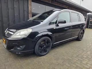 Opel Zafira 2.2 Cosmo *NIEUWE APK*