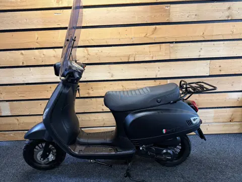 SENZO Bromscooter RivaLux S (bj 2022, automaat)