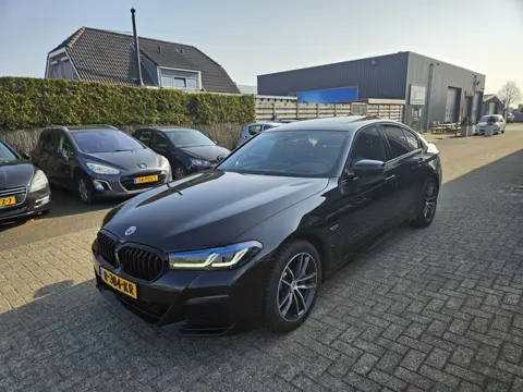 BMW 5 Serie 520e Business Edition Plus (bj 2022, automaat)