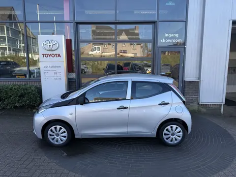 Toyota Aygo 1.0 VVT-i x-now (bj 2016)