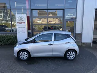 Toyota Aygo 1.0 VVT-i x-now (bj 2016)