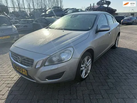 Volvo S60 1.6 T4 Summum automaat ! lees advertentie !