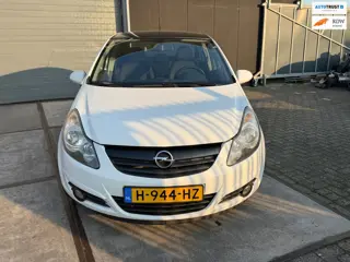 Opel Corsa 1.4 Sport + Winter pakket | Stoel + Stuur verwarming | Airco | 100% onderhouden