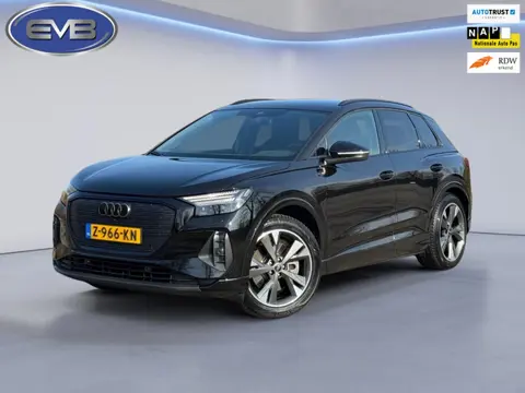 Audi Q4 e-tron 45 Advanced edition 82 kWh, achteruitrijcamera, stoelverwarming, sfeerverlichting, 1 