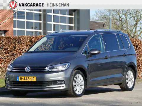 Volkswagen Touran 1.5 TSI Highline 7persoons | achteruitrijcamera | all-season-banden | LED koplampe