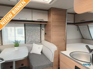 Knaus Sport 400 QD Dwarsbed Treinzit Toilet