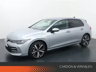 Volkswagen Golf 8 Life Edition 1.5 eHybrid 150 kW / 204 PK DSG | Stoel- & stuurwielverwarming |