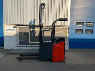 VS-22569 Elektrische DUO meerijd stapelaar Linde D14SP