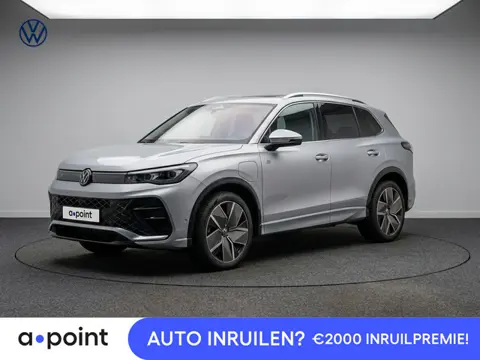 Volkswagen Tiguan R-Line-Edition 1.5 eHybrid 272 pk DSG | 20" LM | Stoel & stuurverwarming | 360 gra