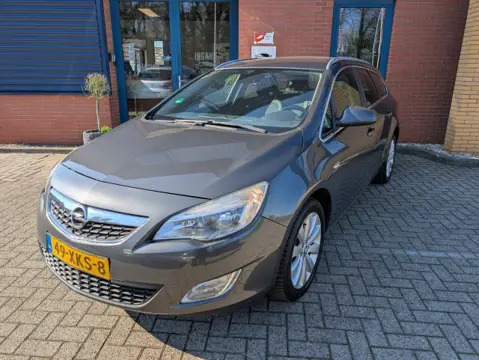 OPEL ASTRA 1.4 TURBO COSMO, trekhaak, navi, cruise, airco 