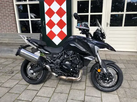 Benelli TRK 702 ABS (bj 2025)