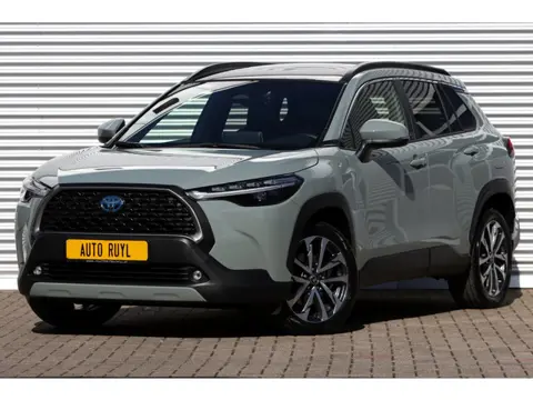 Toyota Corolla Cross Hybrid 200 Advent. / Pano / 4X4