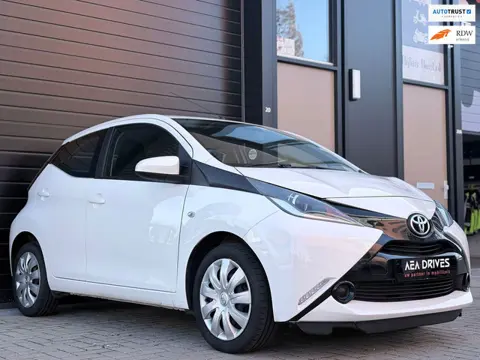 Toyota Aygo 1.0 VVT-i x Automaat | 99.532 km | Airco | Achteruitrijcamera | Zuinig en ideale stadsau