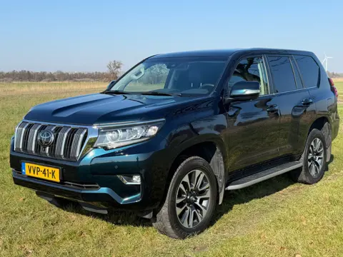 Toyota Land Cruiser 150 2.8 D-4D-F Professional Window Van